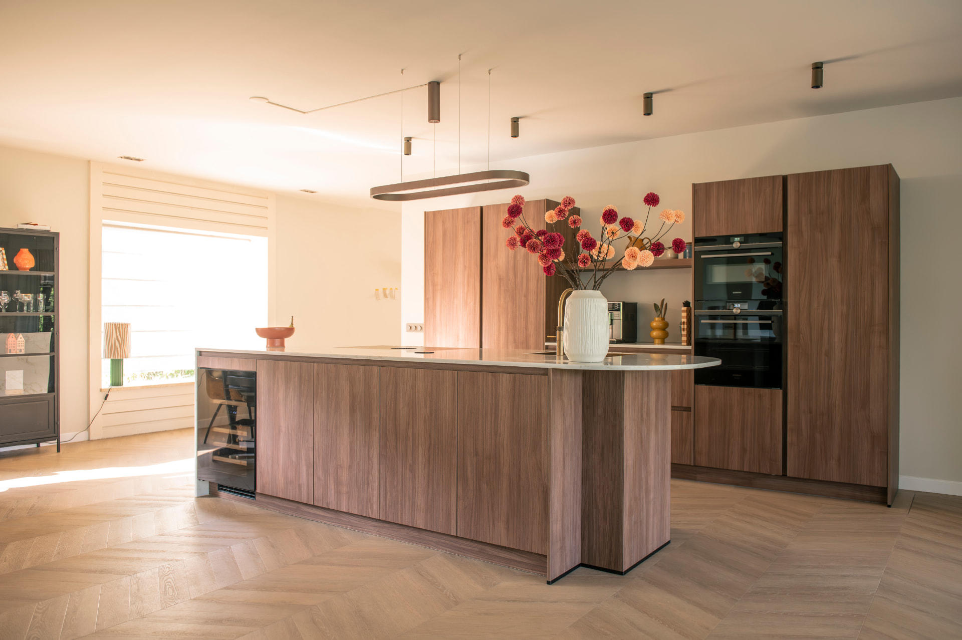 Moderne Veldkamp keuken met eiland in Zwolle